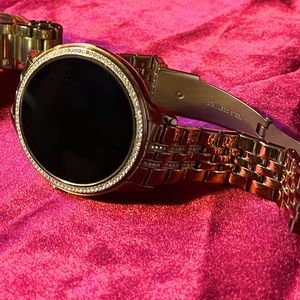 Fossil DW11F1  Smartwatch 42mm. Charger not included